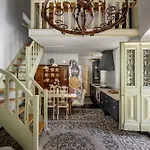 بيت للعطل Siliguri Traditional House
