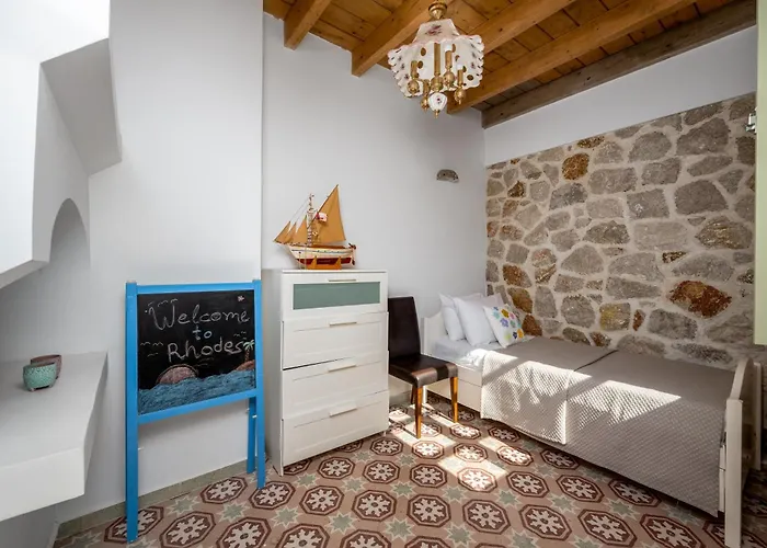 Siliguri Traditional House * Родос