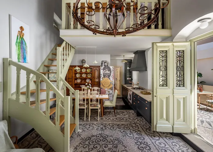 Nyaraló Siliguri Traditional House