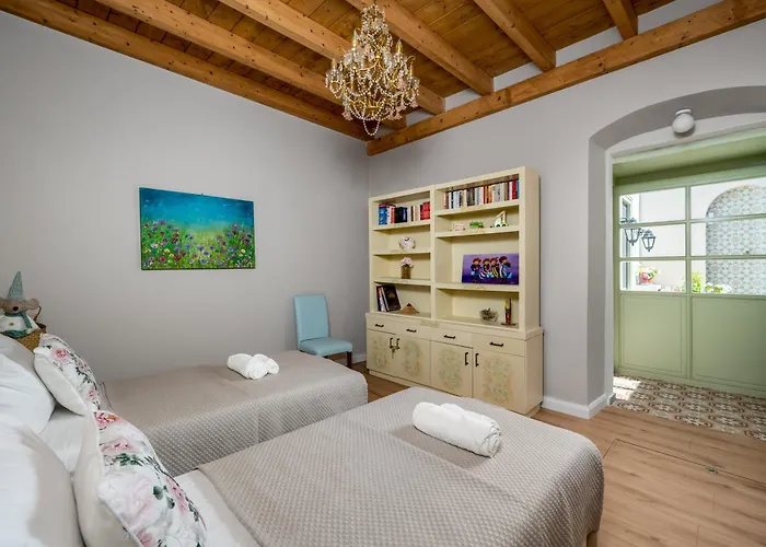 Siliguri Traditional House * Родос