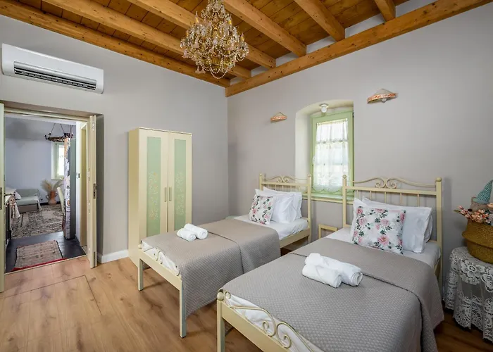 Siliguri Traditional House Родос